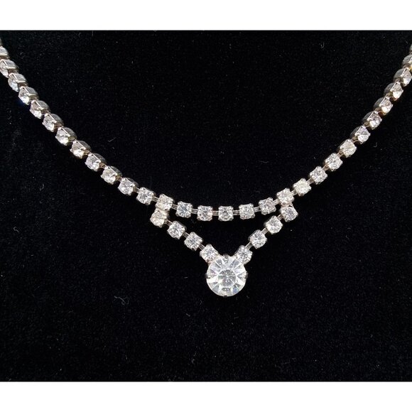 Vintage 1950s-1960s Double Row Rhinestone Necklace With Large Round Center Stone - Picture 4 of 4